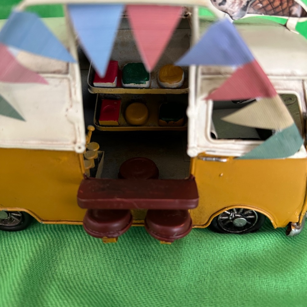 Metal Retro Ice Cream / food truck - Picture 6 of 8